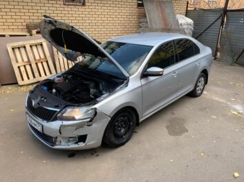 Skoda Rapid 2015 года 1.6 Автомат